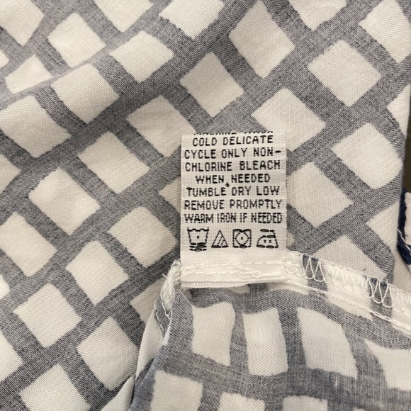 VELVET HEART Size Sm Button Front Split Shirt Tail Roll Tab Sleeve Blue White - Picture 8 of 9